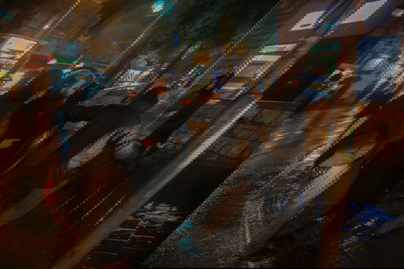 קצין משטרה עצר עיתונאי שסיקר הפגנת קיצונים