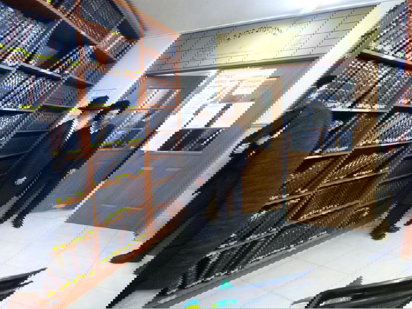 אנשי 'הפלג' במודיעין עילית התפללו על קבר אביו של רב העיר