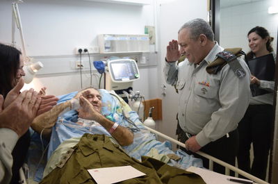 הרמטכ"ל אייזנקוט ממצדיע ללוי, לפני שנתיים