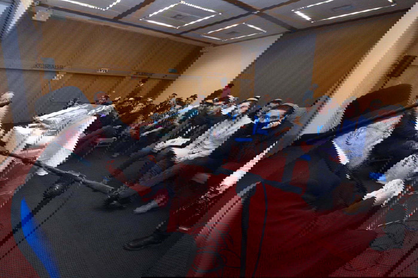 הרב זלמן נחמיה גולדברג באמירת שיעור