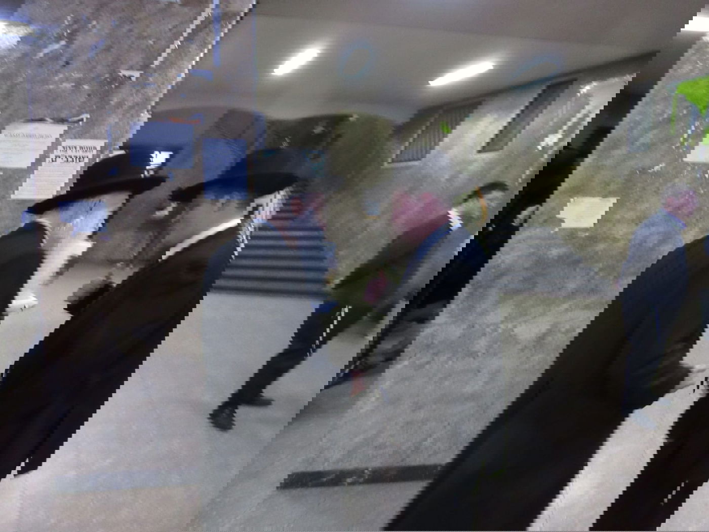 תיעוד בלעדי: האסיר יצחק אריה איחד את פוניבז' 