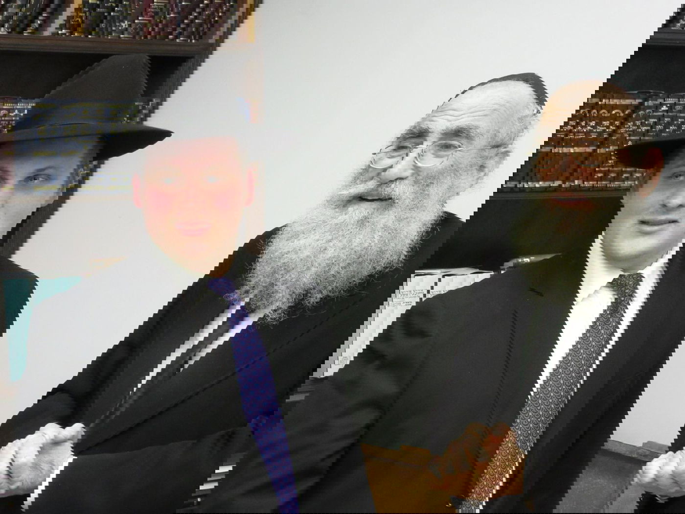 תיעוד בלעדי: האסיר יצחק אריה איחד את פוניבז' 