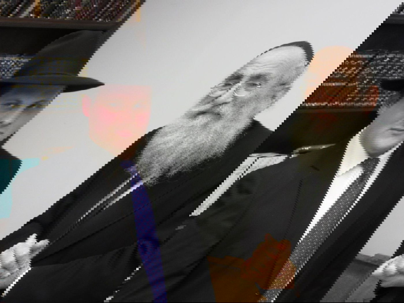 תיעוד בלעדי: האסיר יצחק אריה איחד את פוניבז' 