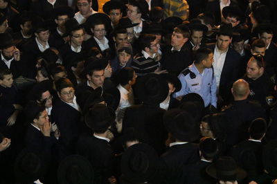 פעילי 'הפלג' מול שוטרים שהגיעו לאבטח את פינויים