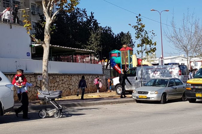 מחוץ לזירת האסון