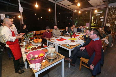 מחפשים תוכן למסיבה? סדנאות אוכל בהנחיית שף מקצועי