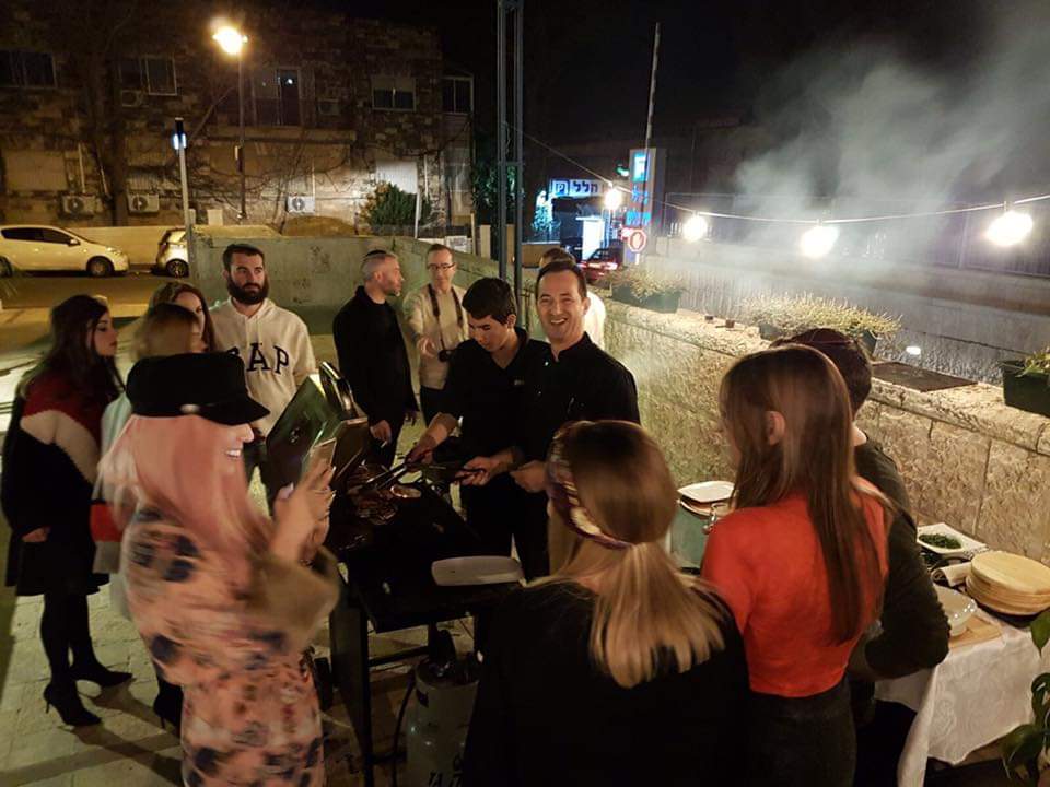 מחפשים תוכן למסיבה? סדנאות אוכל בהנחיית שף מקצועי