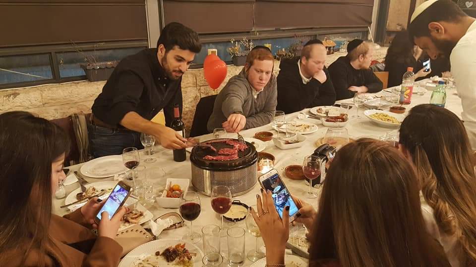 מחפשים תוכן למסיבה? סדנאות אוכל בהנחיית שף מקצועי