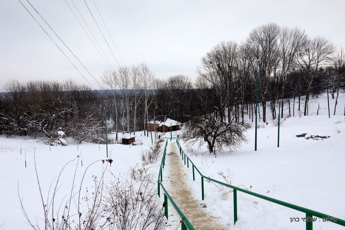 אלפים בציונו של בעל התניא בהאדיטש • צפו