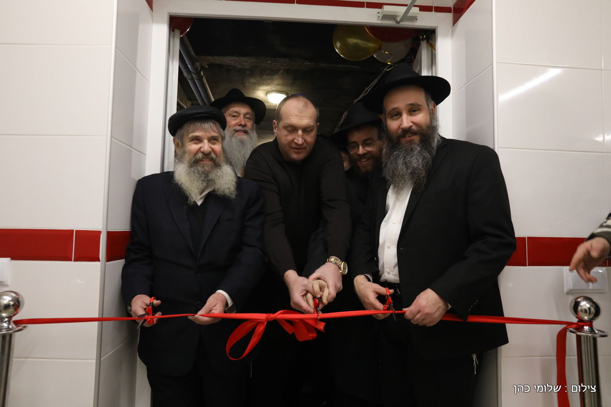 אלפים בציונו של בעל התניא בהאדיטש • צפו