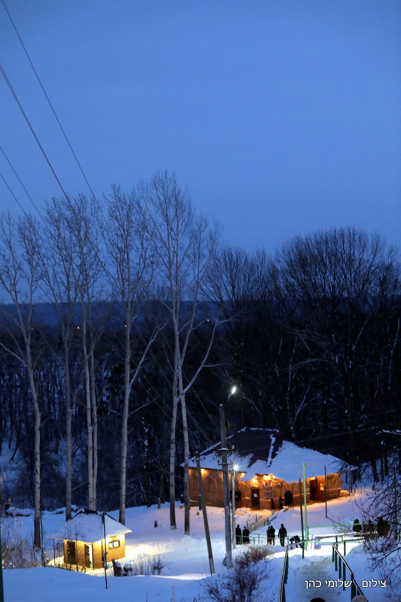 אלפים בציונו של בעל התניא בהאדיטש • צפו