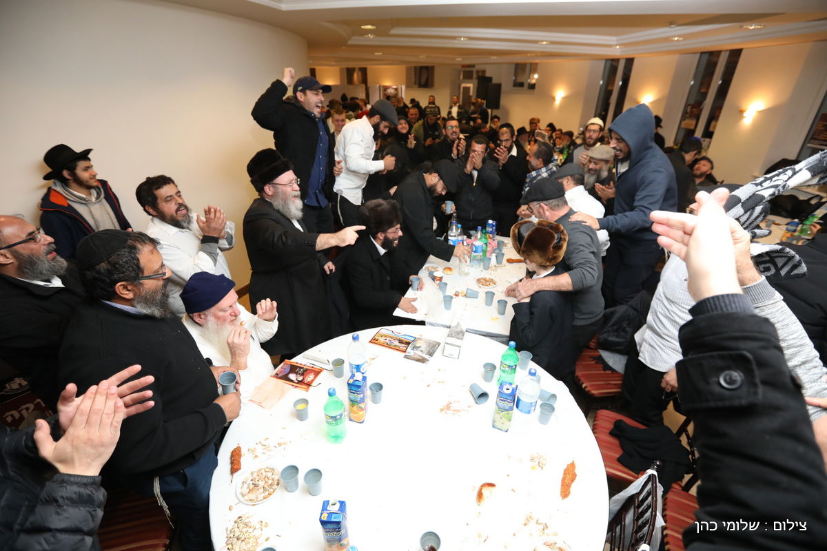 אלפים בציונו של בעל התניא בהאדיטש • צפו