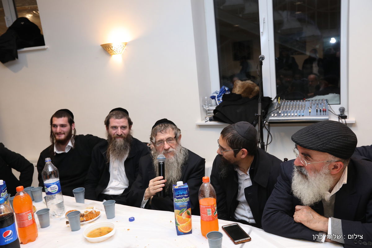 אלפים בציונו של בעל התניא בהאדיטש • צפו