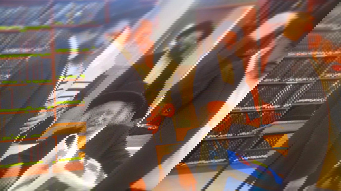 הגאון רבי זבולון שוב בבית הכנסת