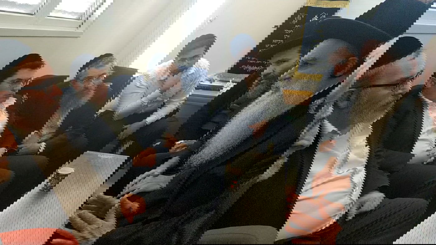 רבנים ואישי ציבור: ניחום האבלים אצל ח"כ יעקב אשר • צפו