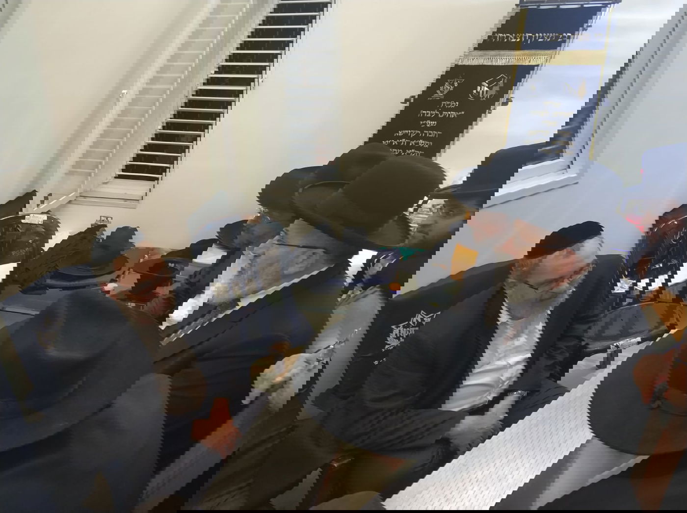 רבנים ואישי ציבור: ניחום האבלים אצל ח"כ יעקב אשר • צפו