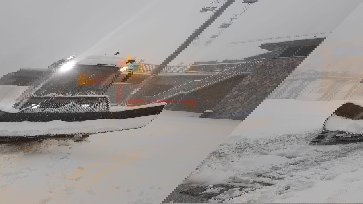 12 ס"מ שלג בחרמון: צפו בתיעוד מרהיב