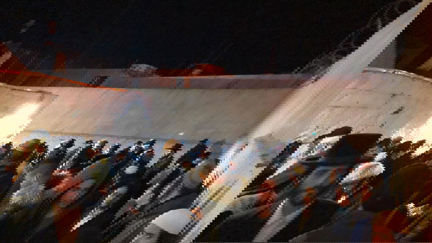 בקבר יוסף בשכם: הגר"מ גרוס וקובי פרץ