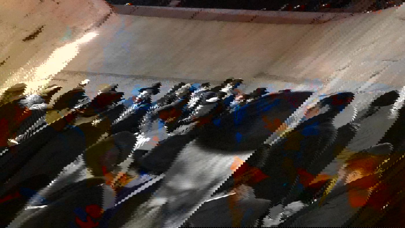 בקבר יוסף בשכם: הגר"מ גרוס וקובי פרץ