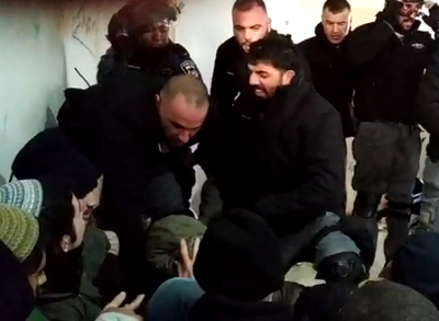 "בצלאל, תרגיע אותם"; צפו בפינוי עמונה