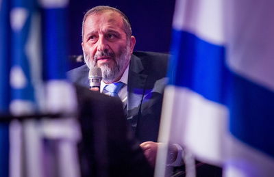 אריה דרעי משתמש בתושבים כבני ערובה?