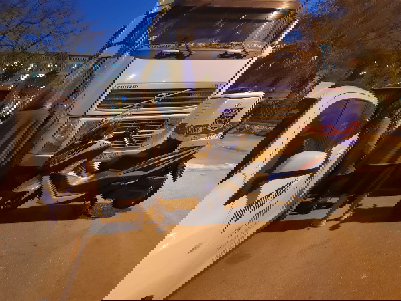 נפגעה ממשאית: אם חרדית נפצעה באורח קשה