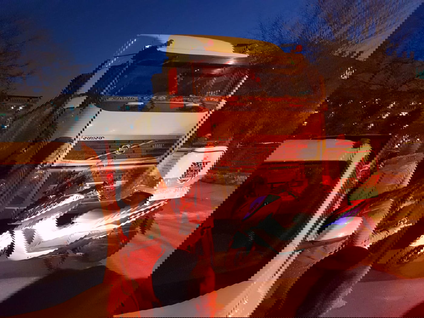 זירת התאונה, הערב