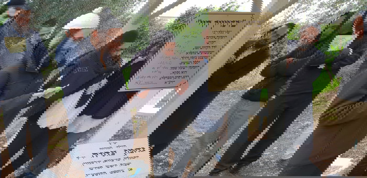 בני המשפחה עלו לקבר הילד שנרצח במגדל