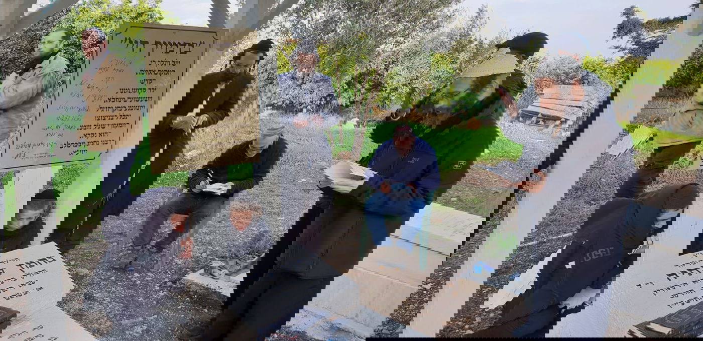 בני המשפחה עלו לקבר הילד שנרצח במגדל