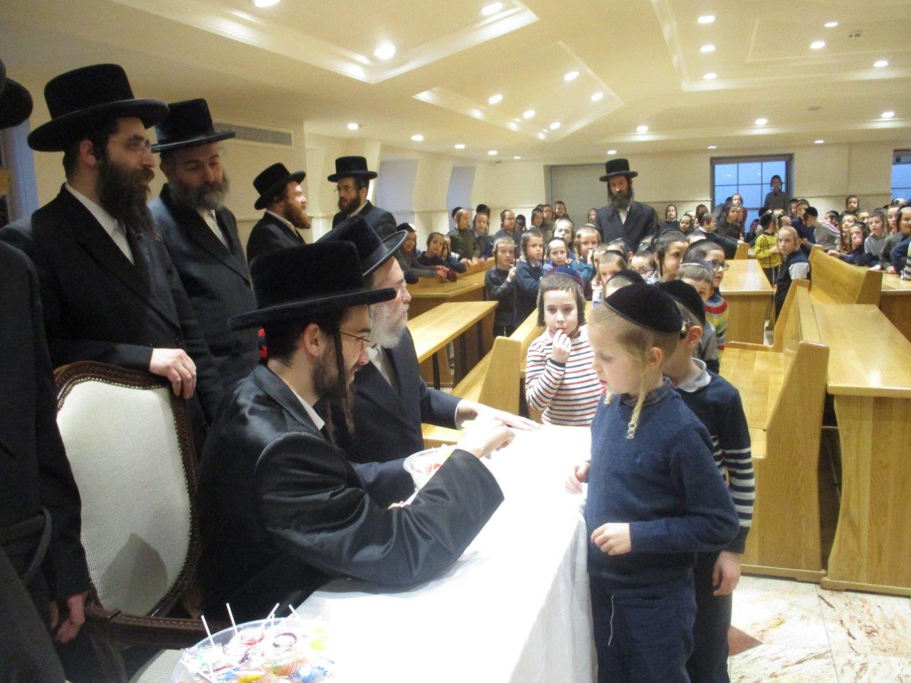 תיעוד: הביקור הרשמי של נכד הרבי מבעלזא בלונדון