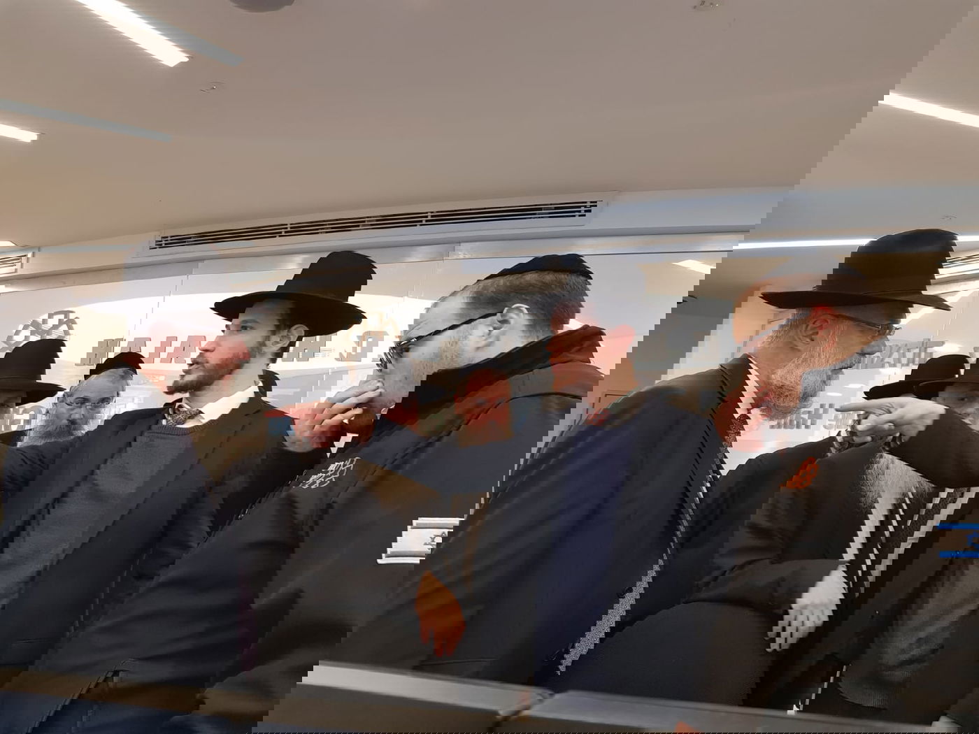 חברי ועדת הרבנים ביקרו ודנו בשאלות הלכתיות שעלו על הפרק