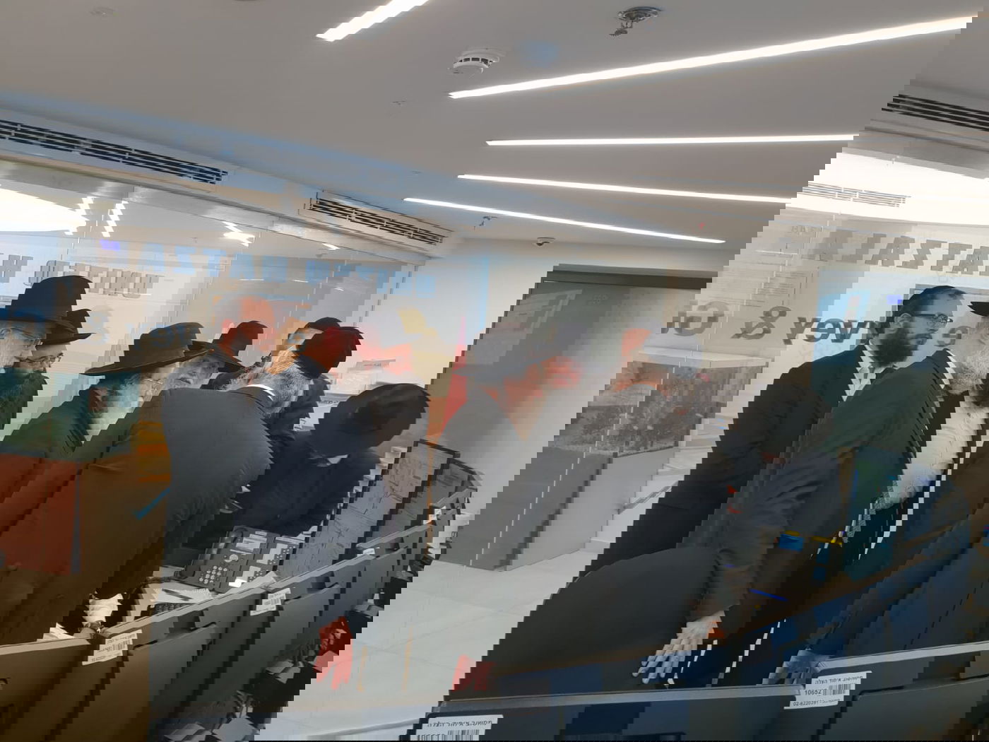 חברי ועדת הרבנים ביקרו ודנו בשאלות הלכתיות שעלו על הפרק