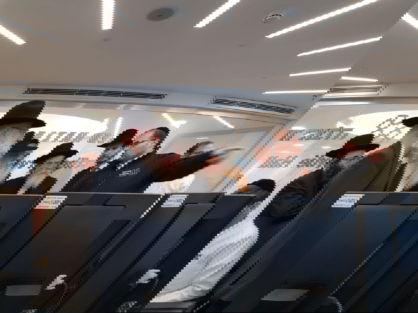 חברי ועדת הרבנים ביקרו ודנו בשאלות הלכתיות שעלו על הפרק