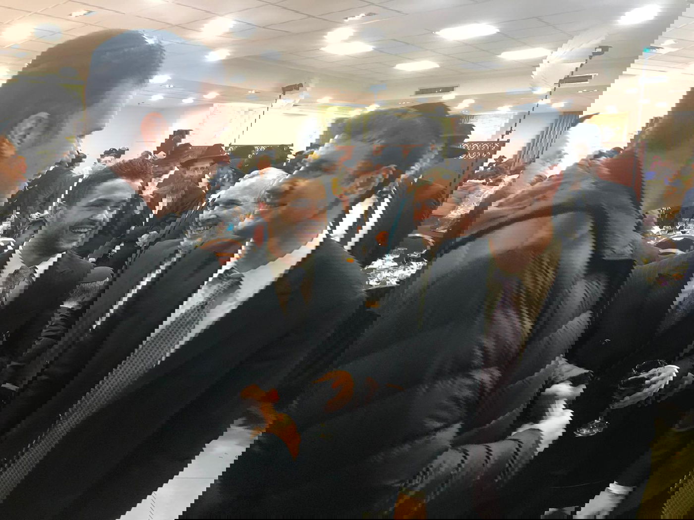 החתן יונתן שיינפלד ואוהד מושקוביץ • צפו