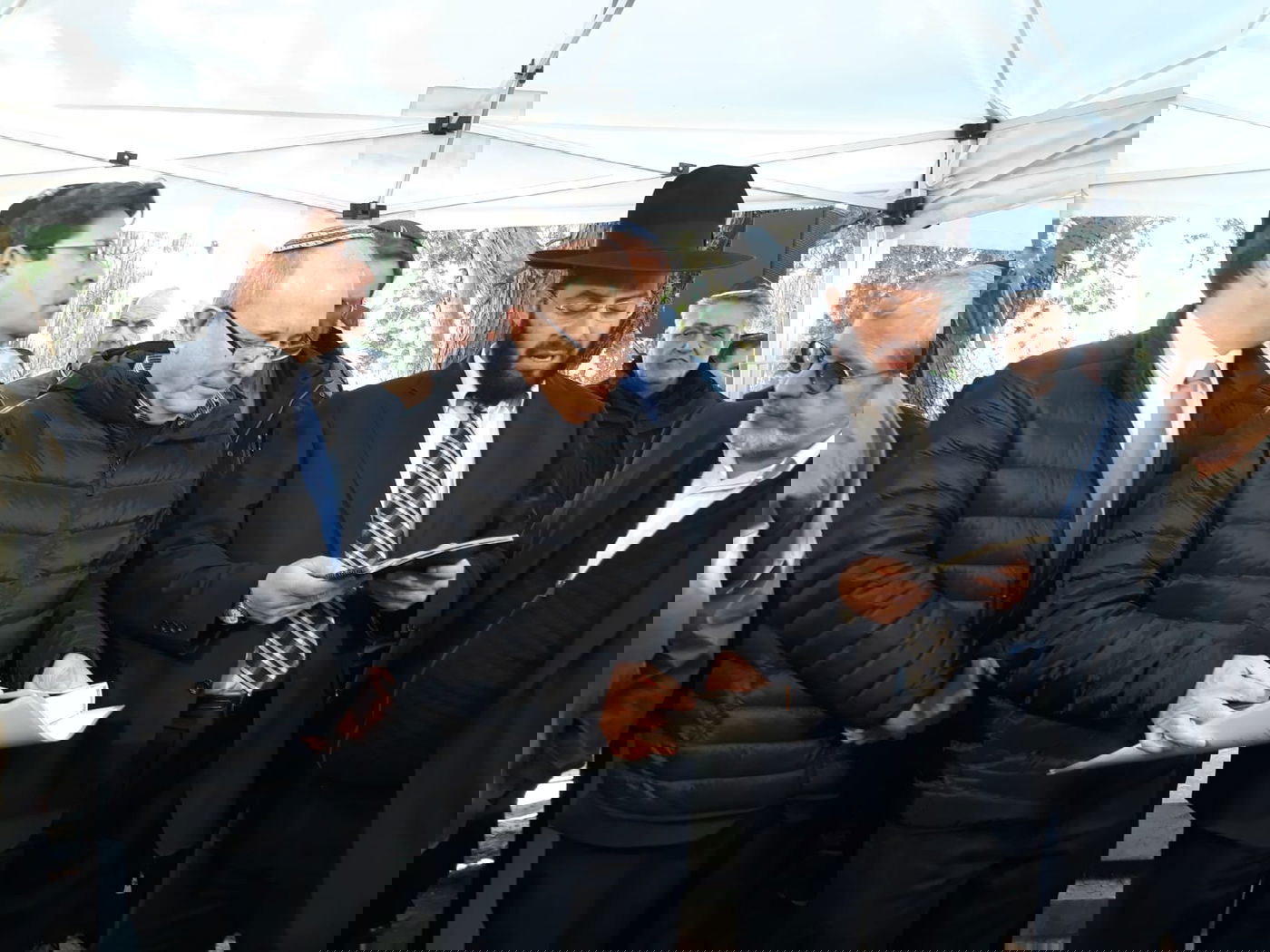 לווית משה ארנס בנוכחות אח"מים נוהלה בידי רבה של סביון