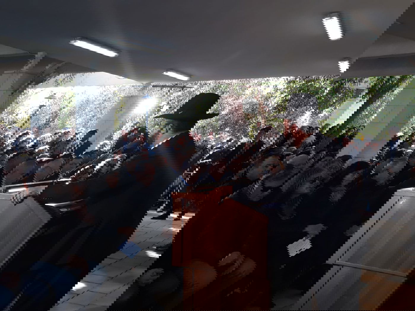 לווית משה ארנס בנוכחות אח"מים נוהלה בידי רבה של סביון