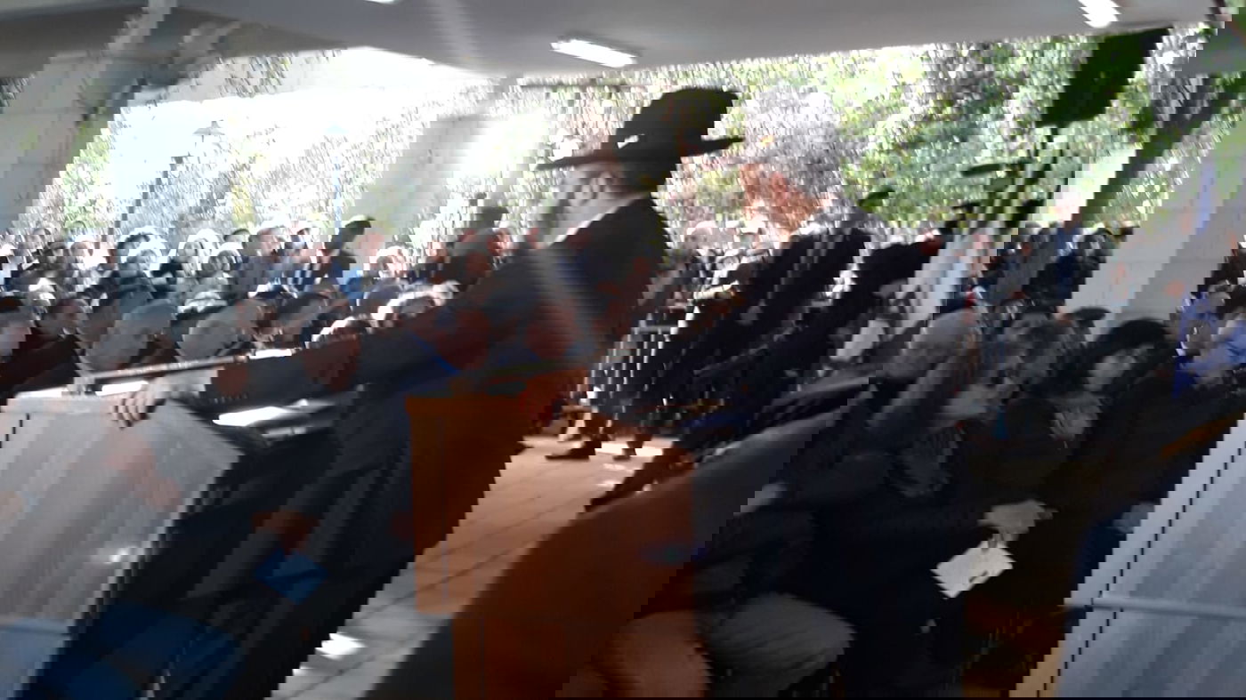 לווית משה ארנס בנוכחות אח"מים נוהלה בידי רבה של סביון