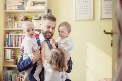 איזון בין עבודה למשפחה: כך תעשו את זה נכון