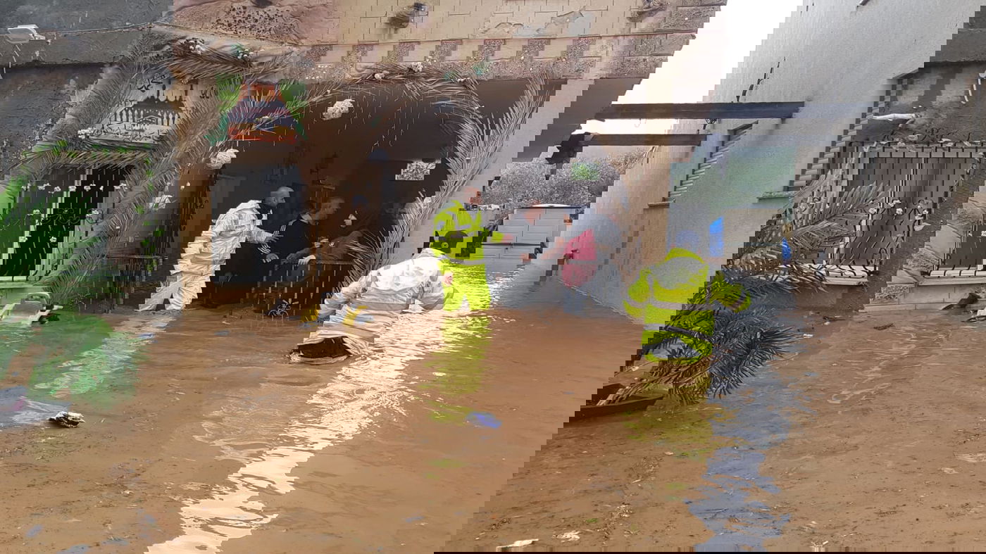 נלכדו בהצפות העזות וזכו לחילוץ משטרתי