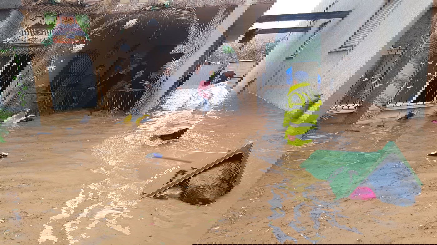 נלכדו בהצפות העזות וזכו לחילוץ משטרתי