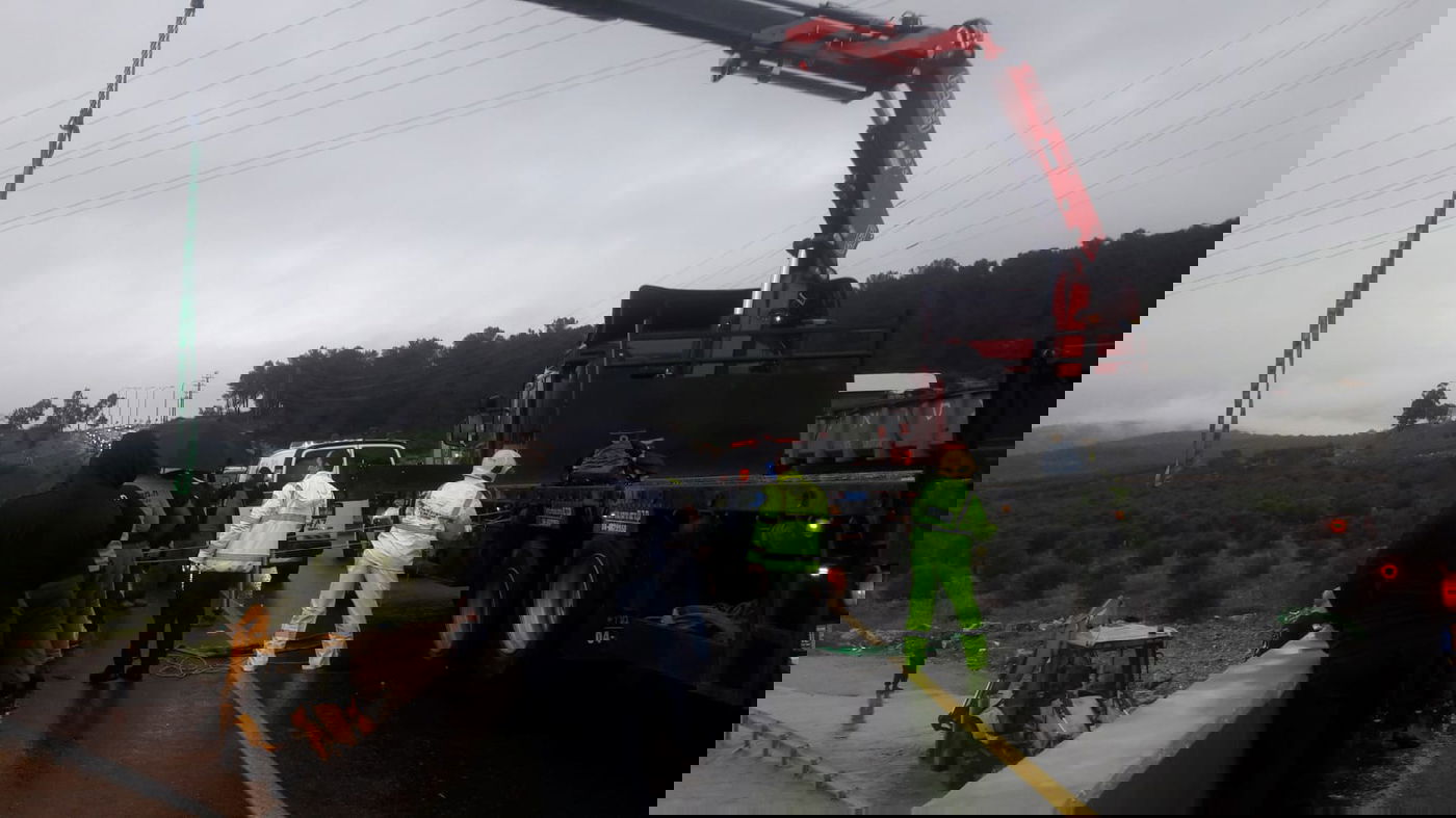 ג'יפים טבעו בשלולית ענקית; הנהגים חולצו