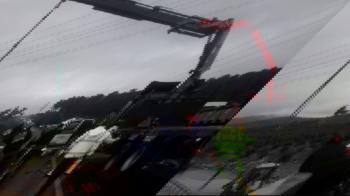 ג'יפים טבעו בשלולית ענקית; הנהגים חולצו