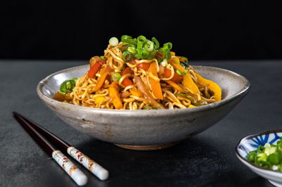 מוקפץ ירקות אסייתי