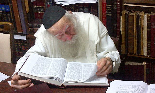 הגאון רבי ניסים קרליץ