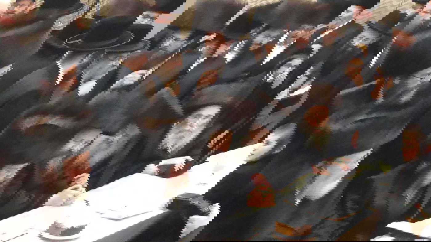 האדמו"ר מבאבוב הגיע לישראל לחתונת בת הנגיד