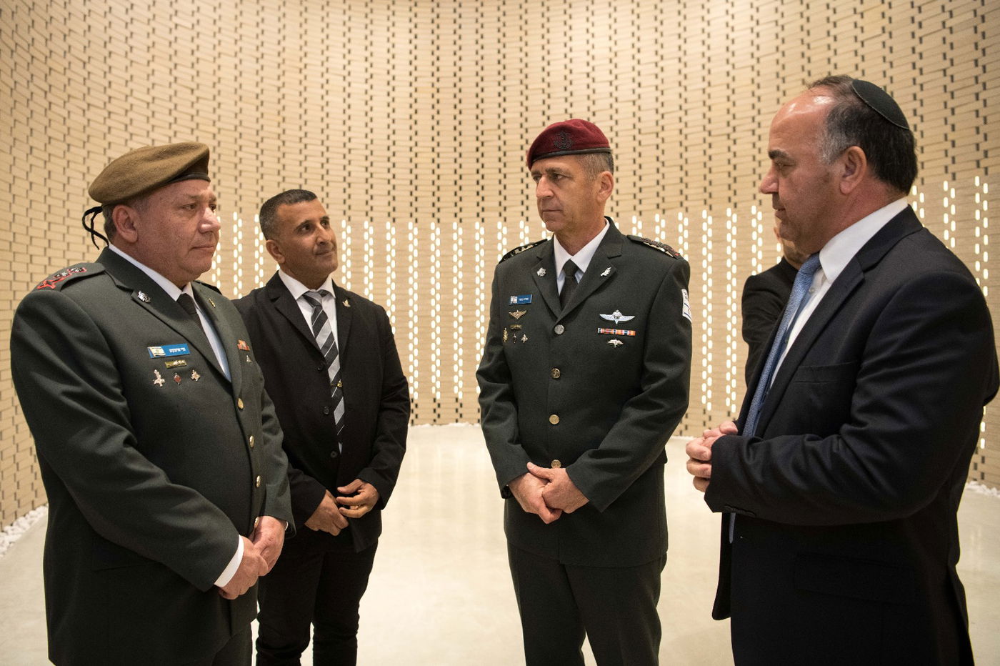 קבלת הפנים בקריה לרב-אלוף אביב כוכבי • צפו