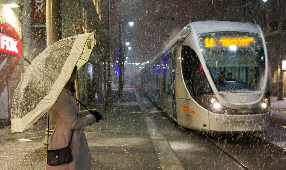 לקראת השלג: הלימודים יסתיימו מוקדם - הרכבות יתוגברו