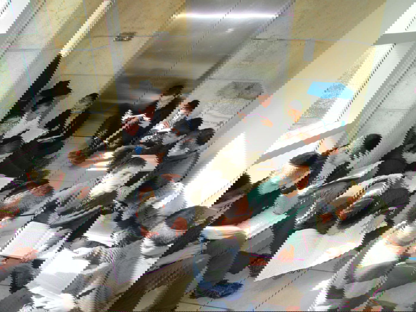 ילדי החיידר לומדים בעיריית אלעד