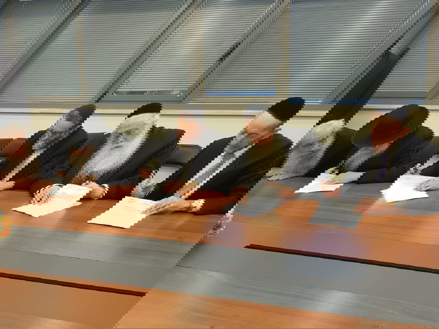 האחדות ב'יהדות התורה': מי לא מרוצה מההסכם שנחתם?