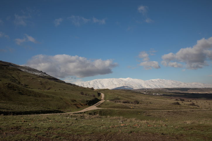 גלריה משמחת: מפל סער שוצף וגועש • צפו